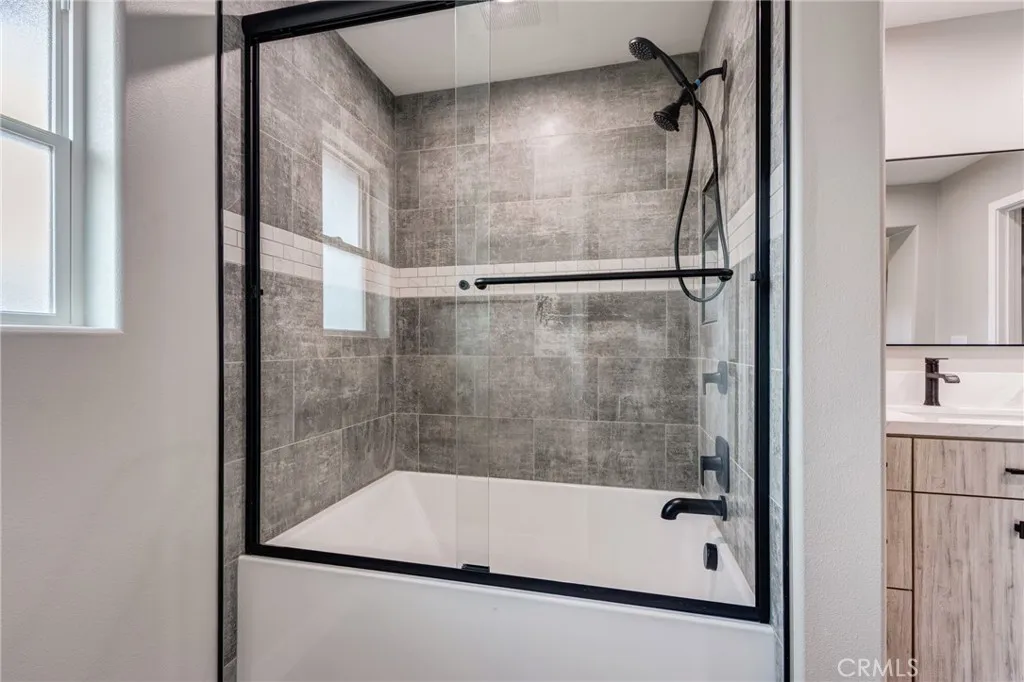 6850 Braceo, Oak Hills, California 92344 home-pic-34